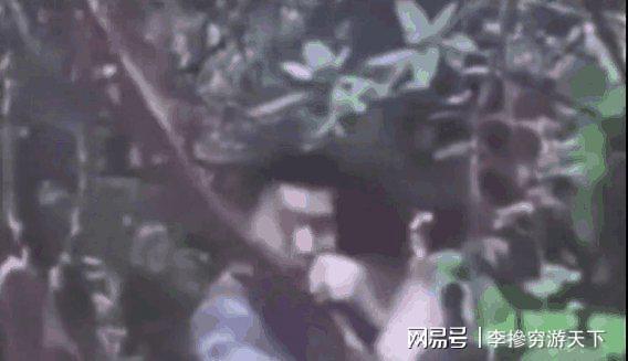 ！我军落单战士被印军包围拿出手雷决不当俘虏PG麻将胡了免费试玩模拟器英勇气概吓退敌人(图4)